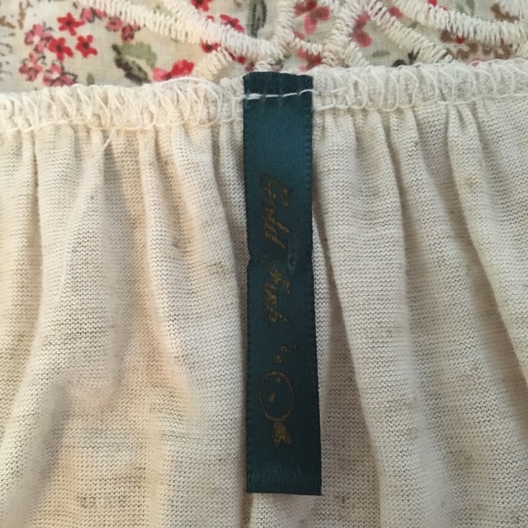 Summer Dress with Floral Back Detailš - Picture 7 of 8